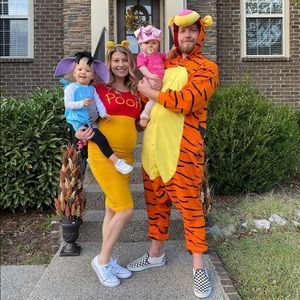 Maternity costume and Family Halloween Costumes